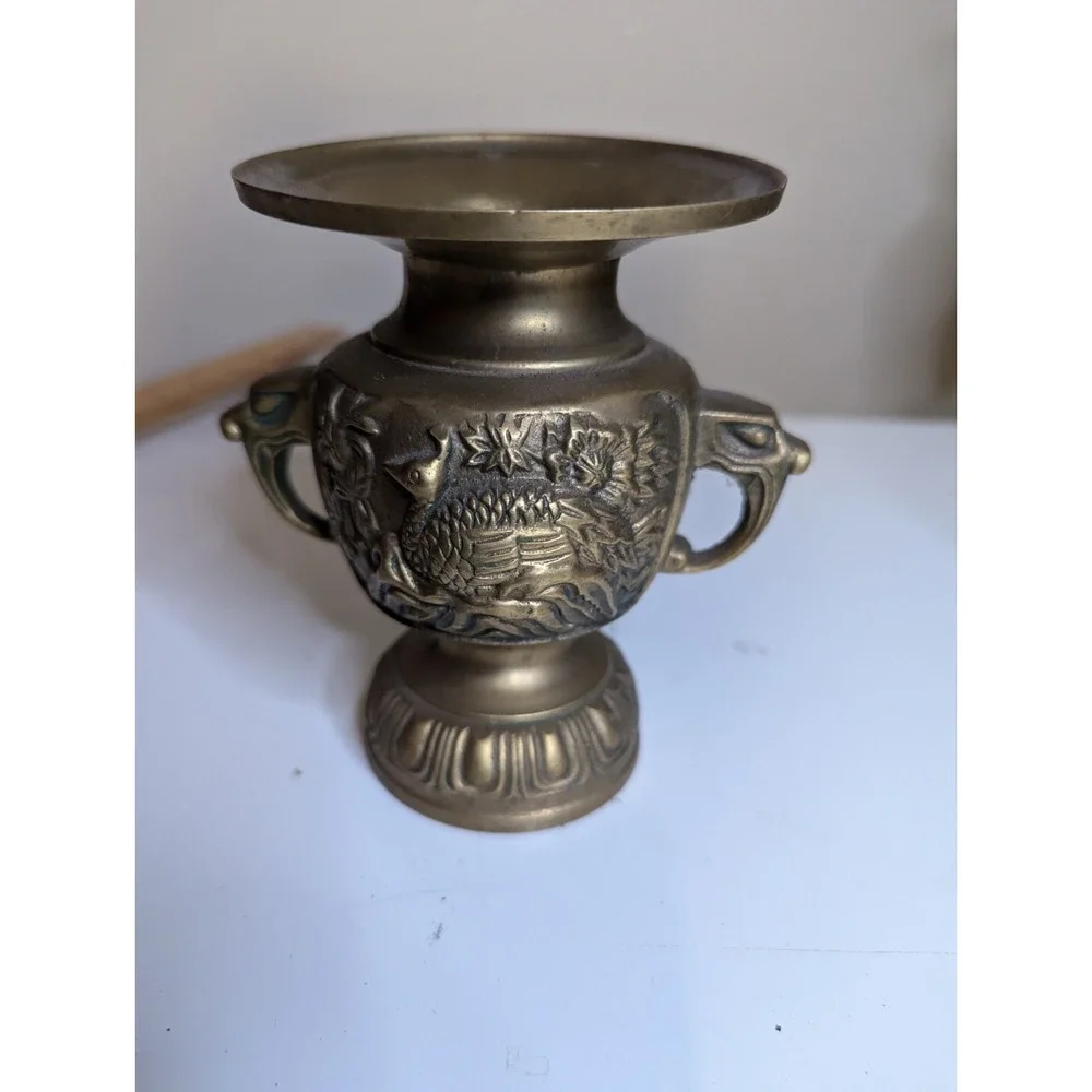 Vintage brass ?‎ Peacock design eagle face handles alter flower vase estate find